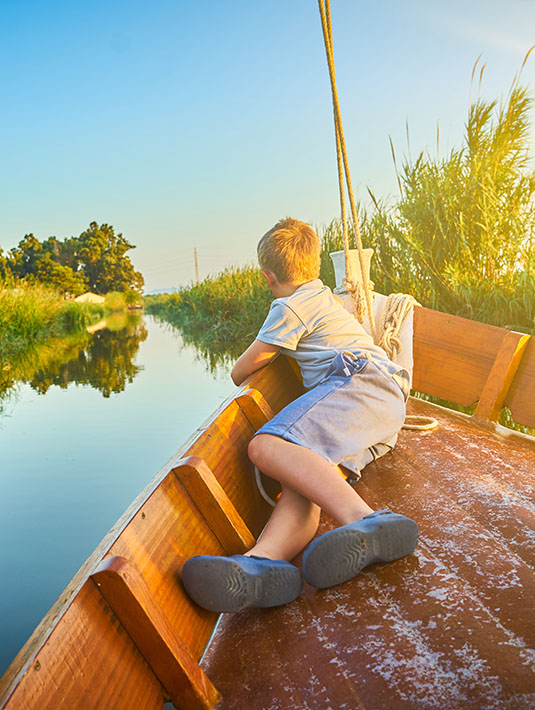 Turista en la Albufera de Valencia