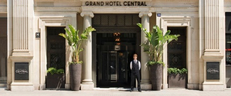 Wejście do Gran Hotel Central, Barcelona © Gran Hotel Central