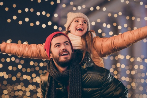 Turisti che si godono il Natale