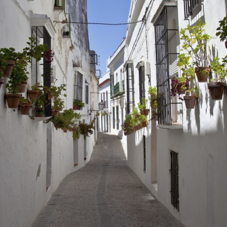 Ulica w Arcos de la Frontera (Kadyks, Andaluzja)