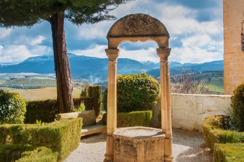 Gardens at Rey Moro Palace