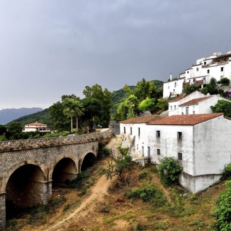 Panoramablick auf Jimena de la Frontera in Cádiz (Andalusien)