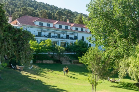 Veduta dell'esterno e dei dintorni del Parador de Cazorla