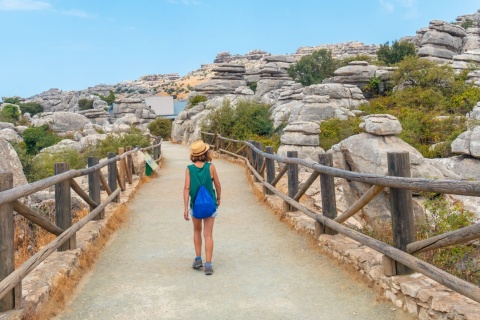 Turista en el Torcal de Antequera, Málaga