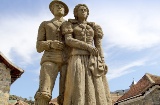Scultura del costume tipico “chesco”, a Hecho (Huesca, Aragona)