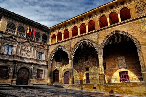 Plaza de España w Alcañiz