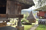 Typowe budowle Asturii w Muzeum Etnograficznym w Grandas de Salime „Pepe el Ferreiro”