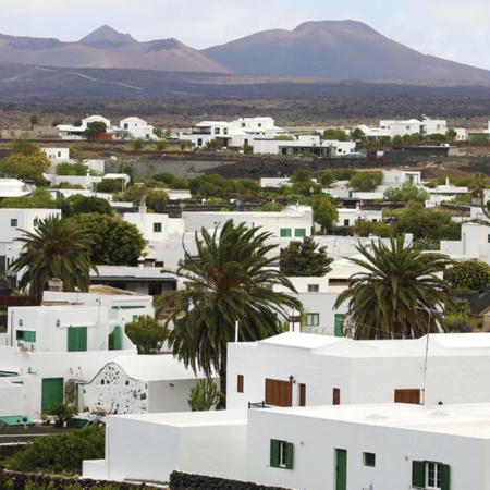 Vista panorâmica de Yaiza, na ilha de Lanzarote (Ilhas Canárias)