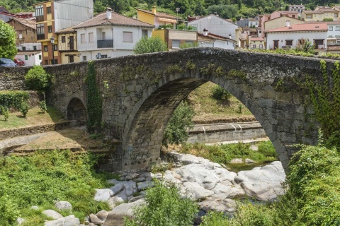 Aquelcabos medieval bridge in Arenas de San Pedro (Ávila, Castilla y Leon)