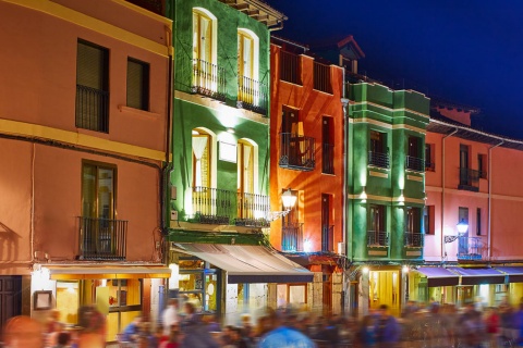 Barrio Húmedo in León bei Nacht