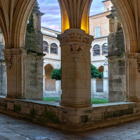 Cloître du monastère de San Zoilo, Carrión de los Condes, Palencia, Castille et Léon