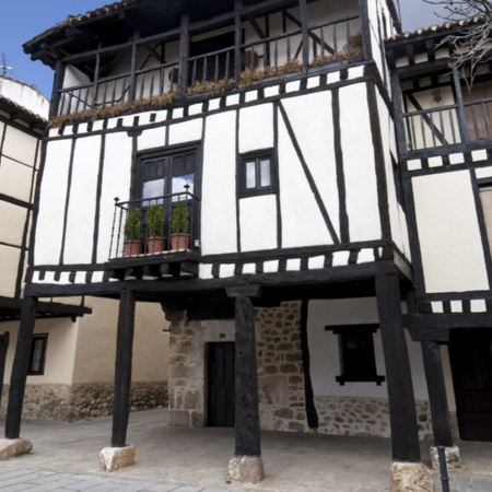 Casas tradicionales en Covarrubias (Burgos, Castilla y León)