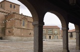 Piazza e Chiesa di San Nicolás di Madrigal de las Altas Torres (Ávila, Castiglia e León)