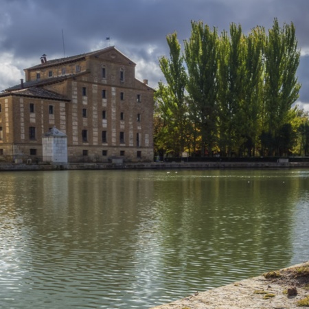 "Castilla Canal on its course through Medina de Rioseco (Valladolid, Castilla y León) "