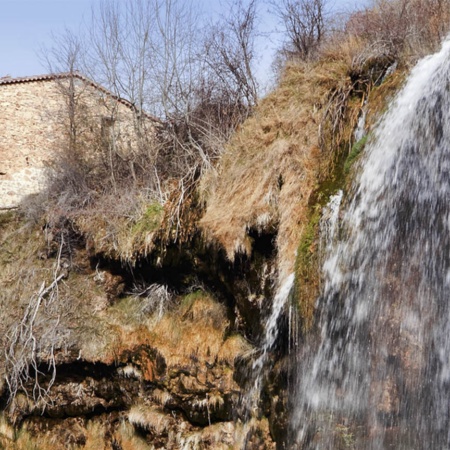 Cascada del Molino de la Chorrera, en Tragacete (Cuenca, Castilla-La Mancha)