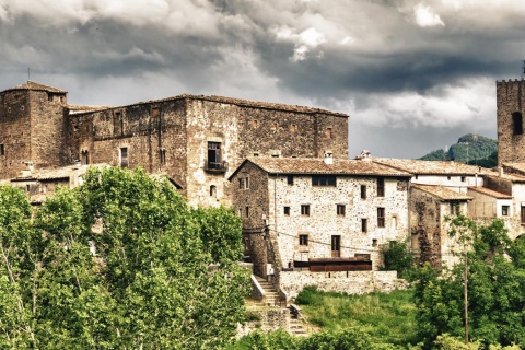 Panorámica de Santa Pau, en Girona (Cataluña)