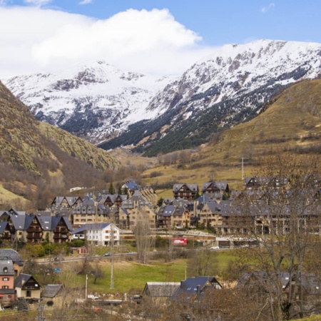 Veduta panoramica di Vielha (Lleida, Catalogna)