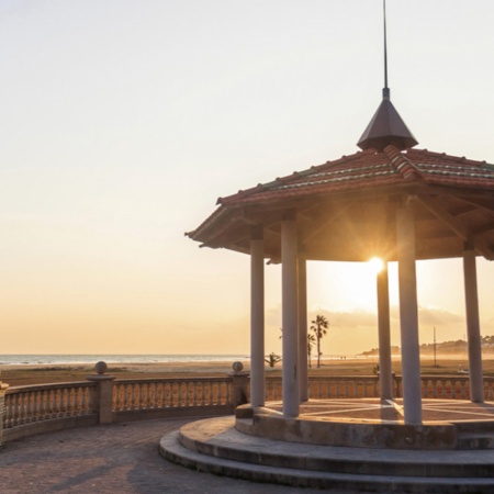 Paseo marítimo de Vilanova i la Geltrú (Barcelona, Cataluña)