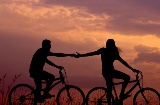 Coppia in bicicletta