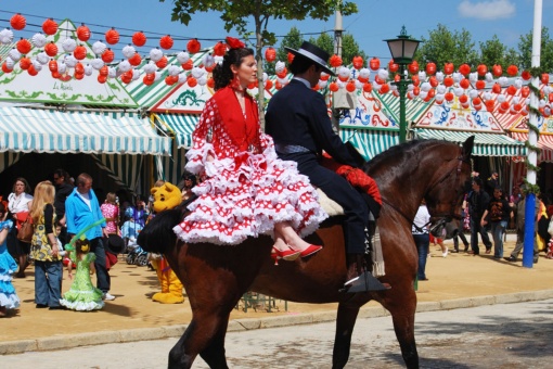 Pareja en la Feria de Abril