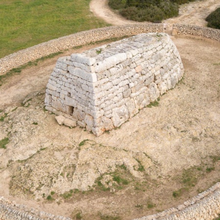 Naveta des Tudons, Minorca