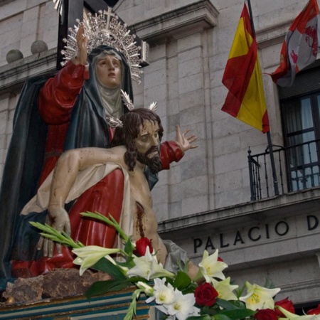 Imagem de La Piedad durante uma procissão. Semana Santa de Valladolid