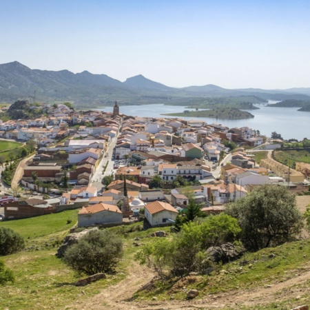 Vue panoramique d’Alange (province de Badajoz, Estrémadure)