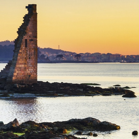Ruinas de la Torre de San Sadurniño de Cambados (Pontevedra, Galicia)