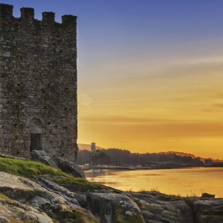 Las Torres de Oeste de Catoira, en Pontevedra (Galicia)