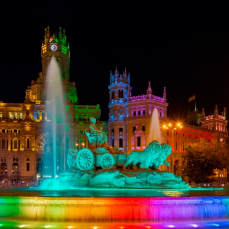 La place Cibeles illuminée à l