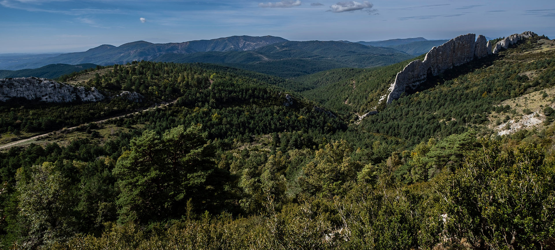 Vue générale du paysage protégé de la Sierra de Santo Domingo, Biel, Saragosse, Aragon Vue générale du paysage protégé de la Sierra de Santo Domingo, Biel, Saragosse, Aragon