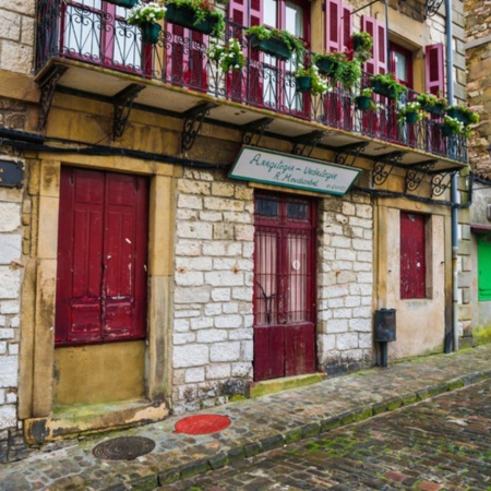 Straßen in Hondarribia, Guipúzcoa (Baskenland)
