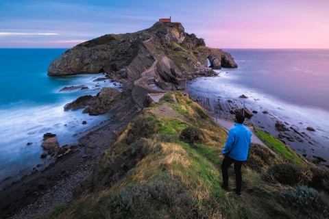 Turista a San Juan Gaztelugatxe, Paesi Baschi