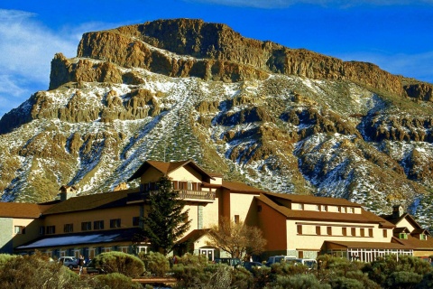 Blick auf das Parador de Cañadas del Teide