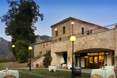 Vista externa do Parador de Cangas de Onís