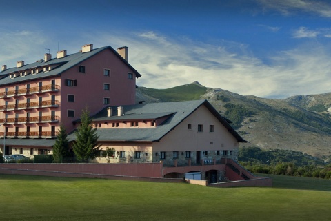 Veduta esterna del Parador de Cervera de Pisuerga