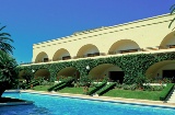 Veduta esterna e piscina del Parador de Ceuta