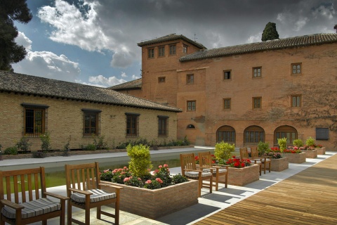 Vue extérieure du Parador de Granada