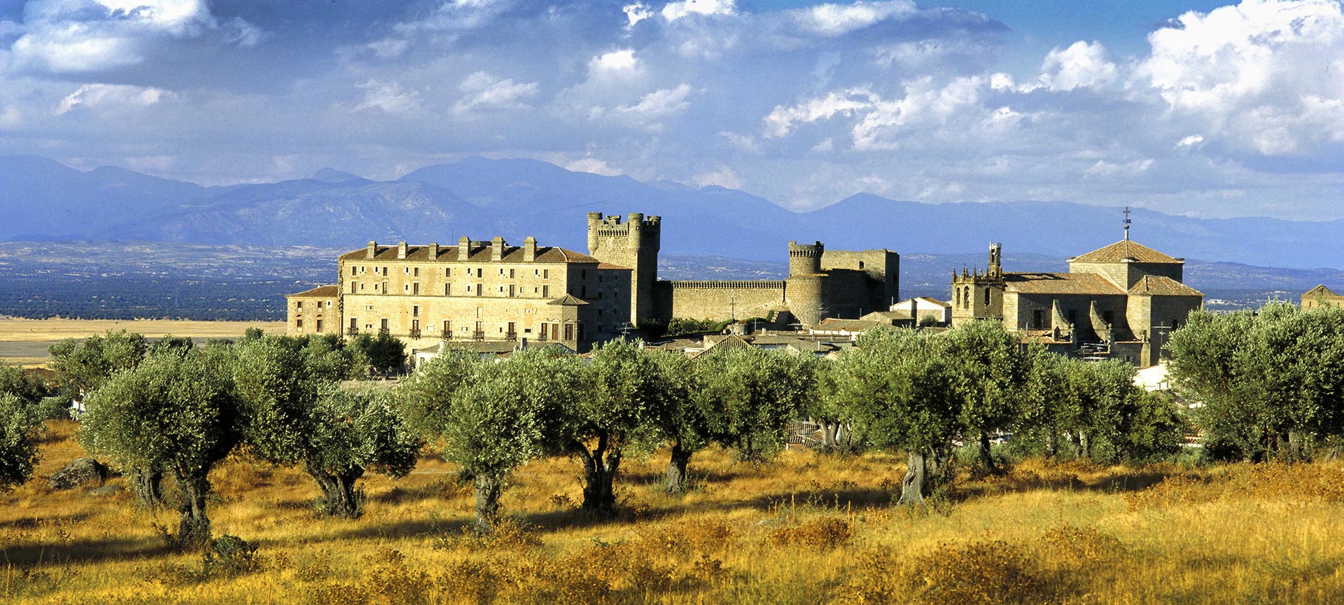 Veduta esterna del Parador de Oropesa Veduta esterna del Parador de Oropesa