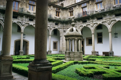 Vista del jardín interior del Parador de Santiago de Compostela