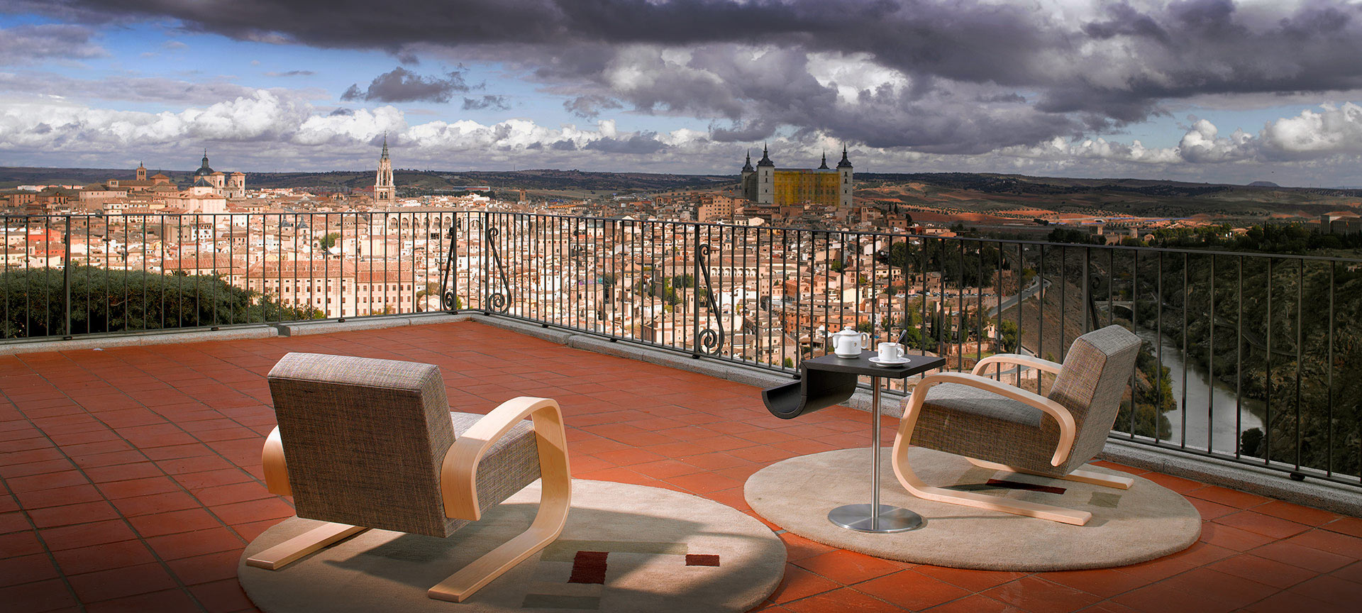Vue depuis la terrasse du Parador de Toledo Vue depuis la terrasse du Parador de Toledo