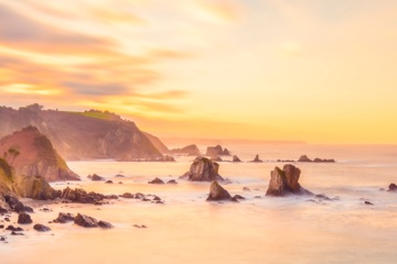 Spiaggia: El Silencio, Cudillero, Asturie