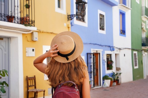 Touriste visitant Villajoyosa à Alicante