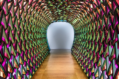 “Túnel para desdobrar o tempo”, obra de Olafur Eliasson. Centro de Arte Hortensia Herrero