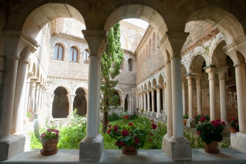 Cloître de la collégiale Sainte-Marie à Alquézar (province de Huesca, Aragon)