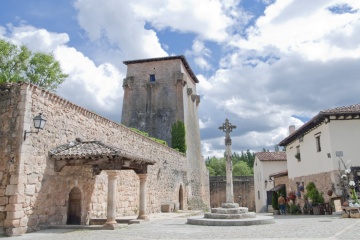 Baszta Fernán González w Covarrubias (Burgos, Kastylia i León)