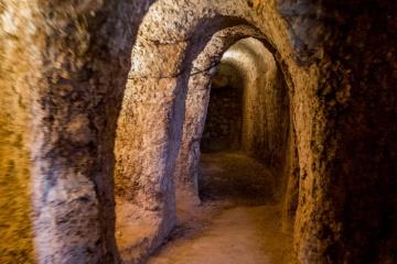 イタ（カスティージャ-ラ・マンチャ州グアダラハラ県）の洞窟