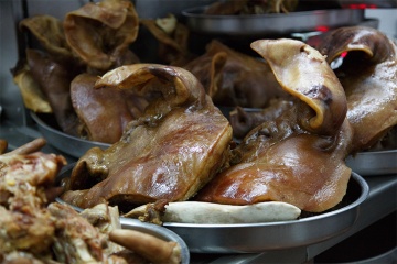 Carnes de cocido en la Feira do Cocido de Lalín (Pontevedra, Galicia)
