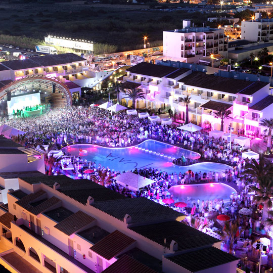 Discothèque Ushuaia, à Ibiza (Baléares)