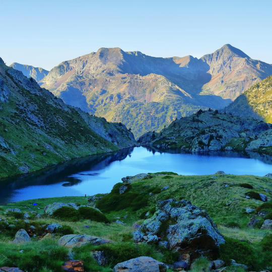 Wasserfloß in Pica d'Estats, Katalonien.